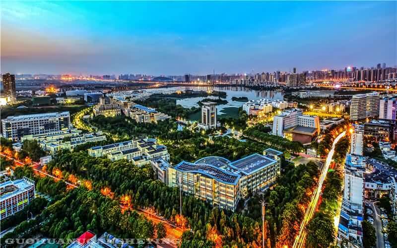 江汉大学中国语言文学专业调剂名额及信息